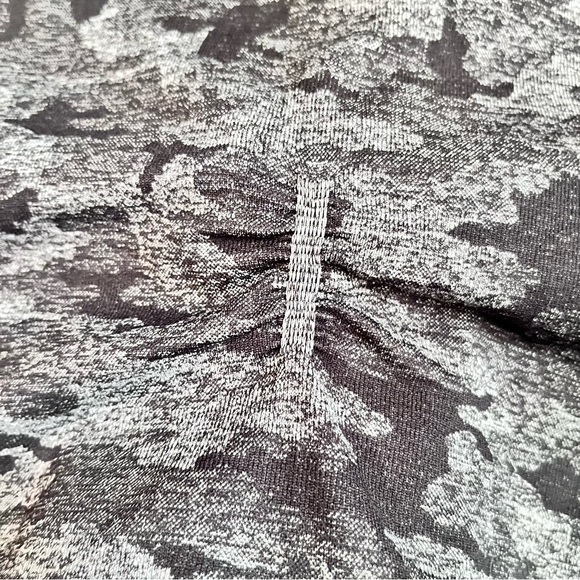 Gymshark camo adapt seamless long sleeve crop top - Picture 6 of 10